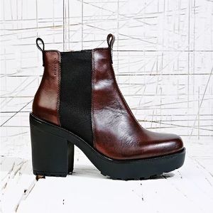 Vagabond Libby Chelsea Leather Boots